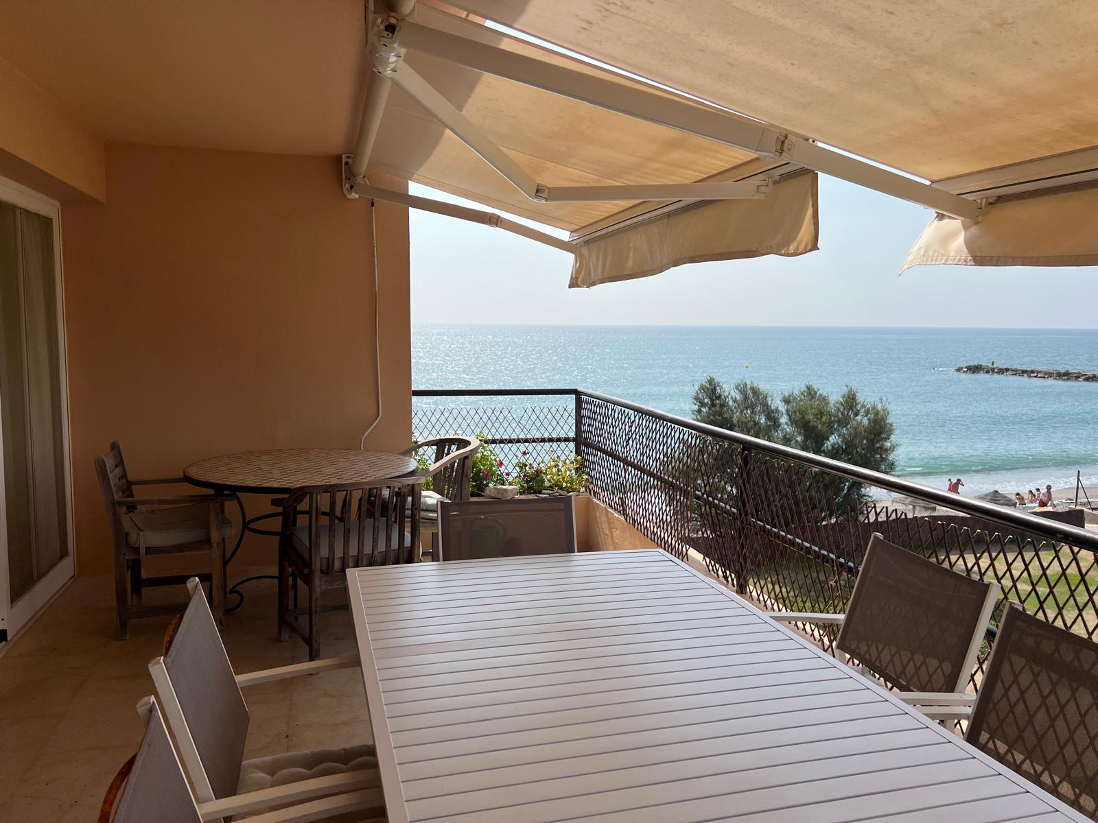 Exclusive Beachfront Apartment in Sotogrande – 4 Bedrooms, Panoramic Sea Views - Sotogrande Playa